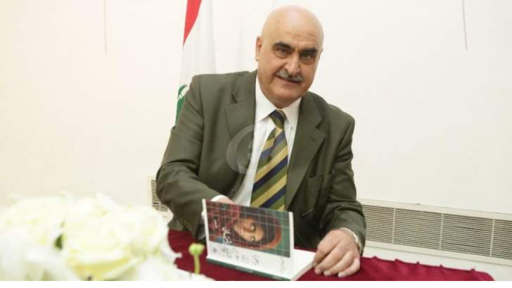 عبد الغني طليس يعاتب إليسا: نصحتها بالتخلي عن “غناء الشراشف” ولم تذكر اسمي!