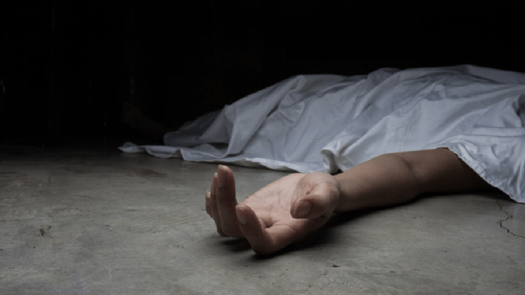 حادث مُروّع… جرافة تدهس عاملًا!