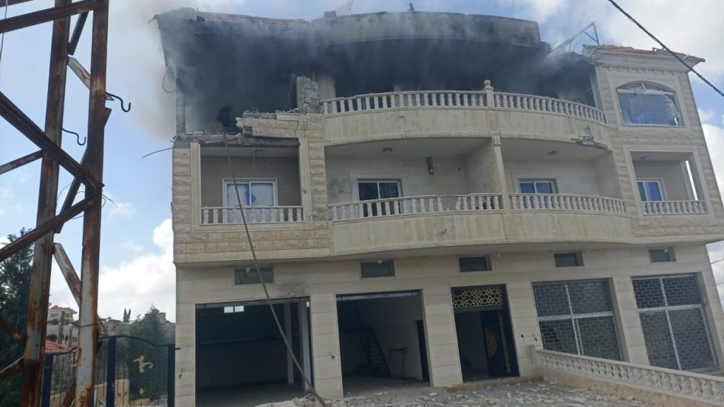 بالصورة.. إستهداف منزل في مركبا وقصف على الوزاني