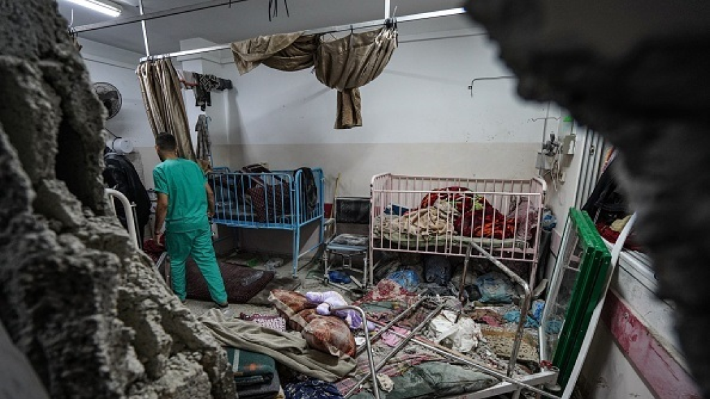 بالفيديو | لحظة قصف الاحتلال لقسم العظام في مستشفى ناصر بخانيونس