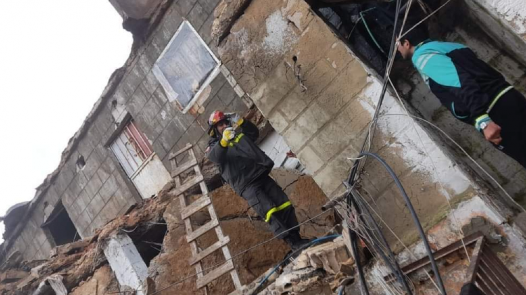 انهيار جزء من مبنى مؤلف من طابقين في منطقة الرحاب