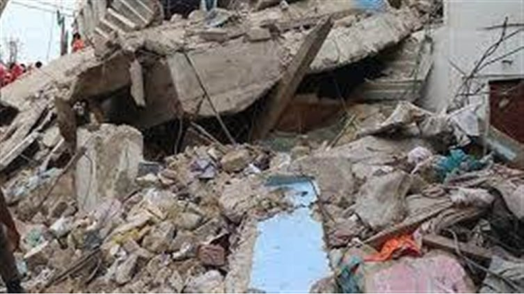 بالصور- سقوط مبنى في منطقة الشويفات