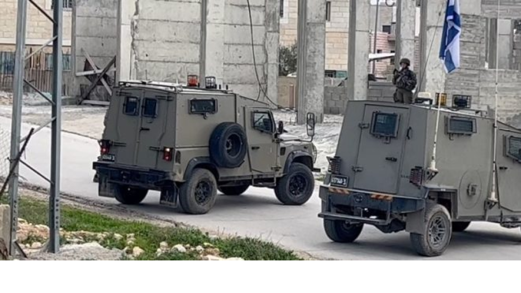 بالفيديو.. قوات الاحتلال تقتحم منازل منفذي عملية القدس