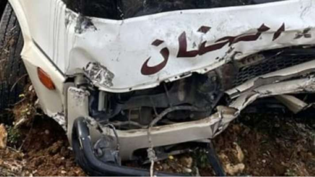 قتيل نتيجة تصادم بين حافلة وسيارة على طريق عام فيطرون محلة وطى الجوز