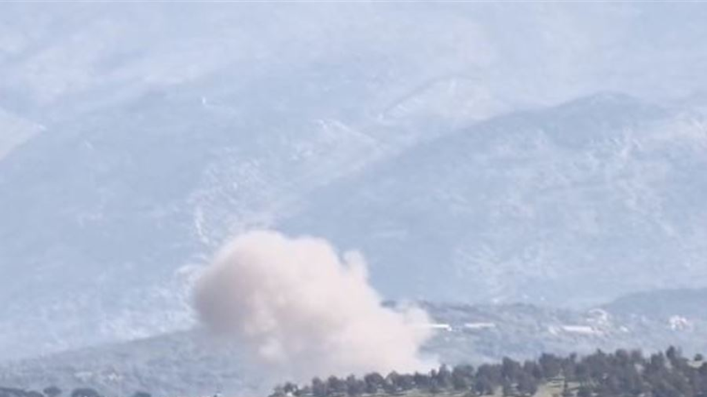 بالفيديو: غارة جوية بِالصواريخ يستهدف منطقة 