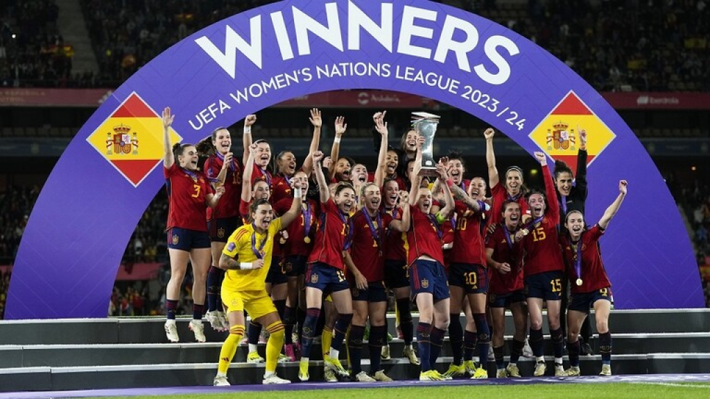 بالفيديو - إسبانيا تفوز بدوري أمم أوروبا للسيدات بعد ستة أشهر من كأس العالم