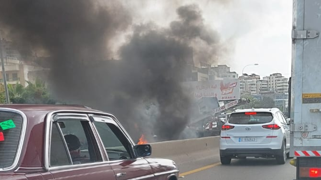 قطع طريق خلدة من قبل العرب لتحريك ملف الموقوفين في احداث خلدة