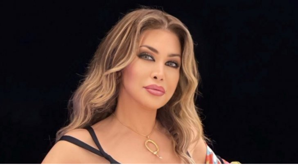 بدت بغاية الجمال... إليكم هذه الصورة للنجمة الذهبية من دون ماكياج..