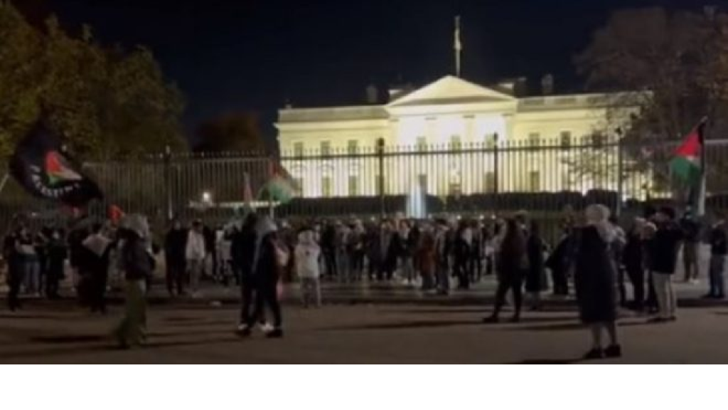 مواطنون من أمام البيت الأبيض: “إرث بايدن هو الإبادة الجماعية”!