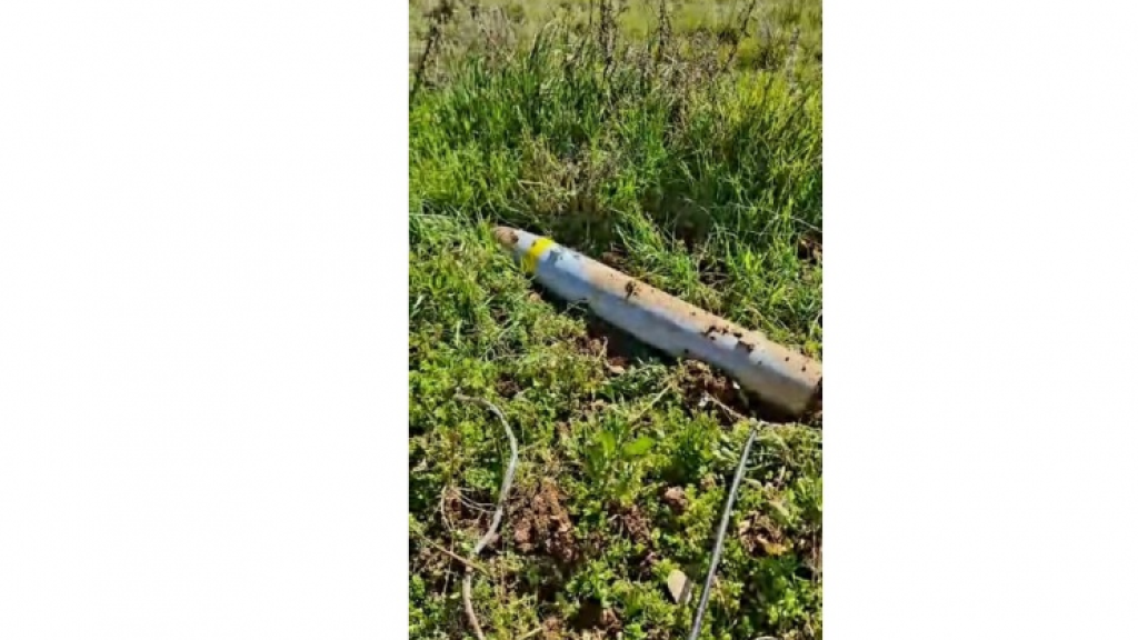 بالفيديو - العثور على صاروخ غير منفجر في حراجل الكسروانية