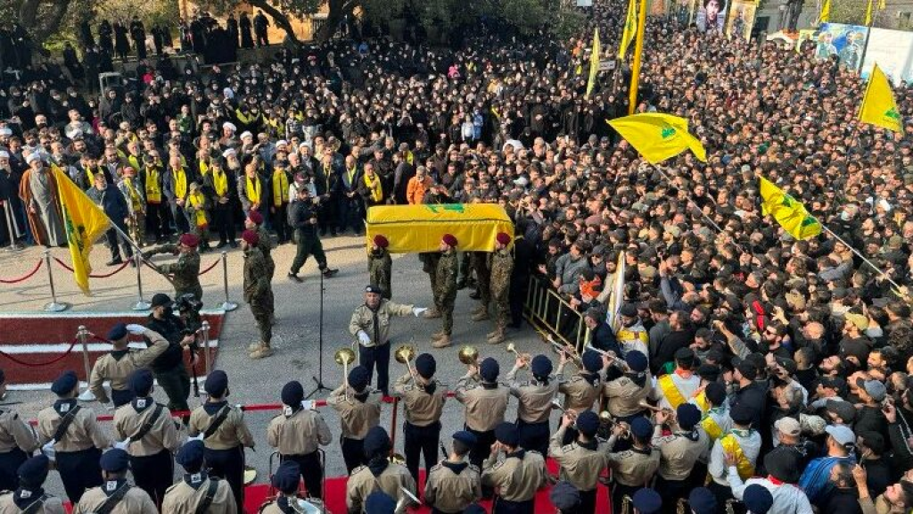 “على طريق القدس”.. بالصورة: “الحزب” يزف شهيدين جديدين