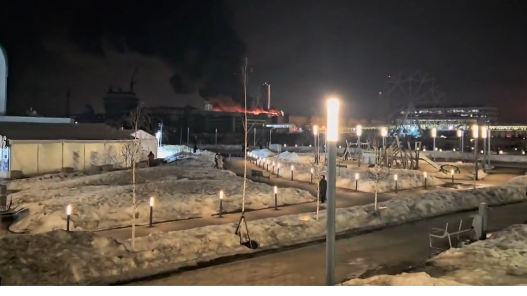 انفجار وإطلاق نار في مركز تجاري بضواحي موسكو