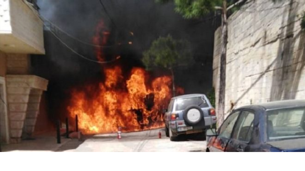 بالفيديو.. احتراق فان للطلاب في شحيم