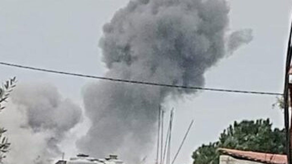 غارة معادية إستهدفت منزلًا في وادي بلدة طورا قضاء صور