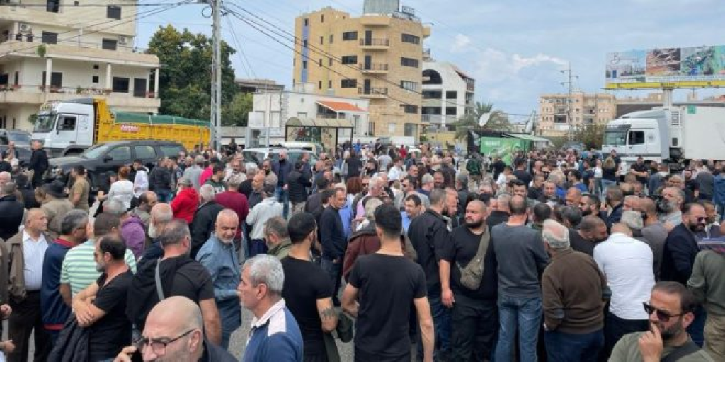 أوتوستراد جبيل مغلق في كلا الاتجاهين (صورة)