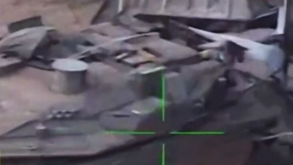 المقاومة تعبث بـ “فخر الصناعة الإسرائيلية”.. فيديو يوثق لحظة تدمير الـ”الميركافا”