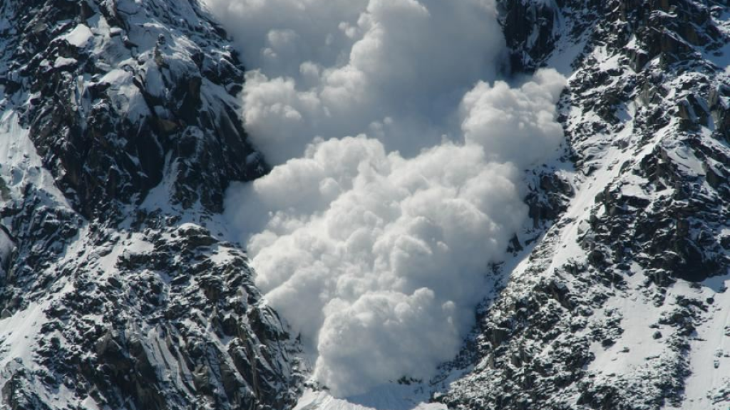 انهيار جليدي في جبال الألب... هذه حصيلته 