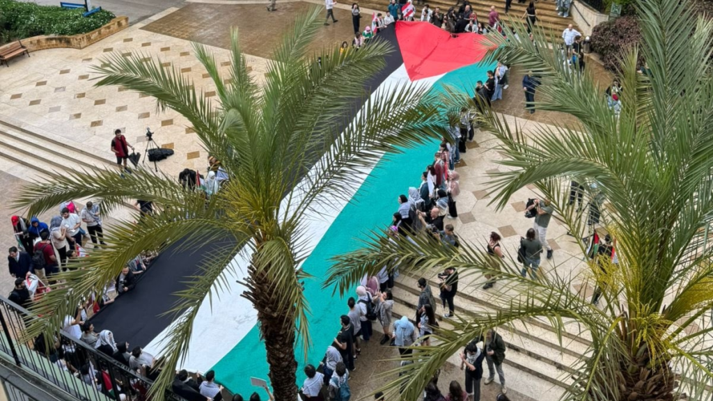 بالفيديو - ثورة الجامعات.. تظاهرات طلابية في لبنان دعماً لفلسطين