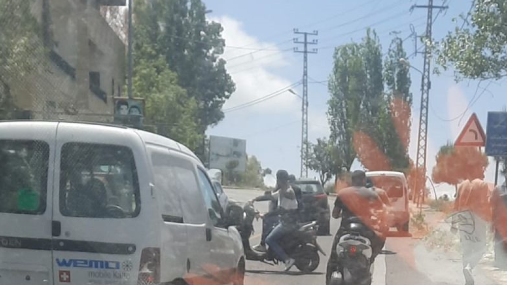 ‏مسيّرة استهدفت سيارة على طريق عام ⁧‫بنت جبيل‬⁩ – ⁧‫كونين‬⁩ قرب محطة الأيتام