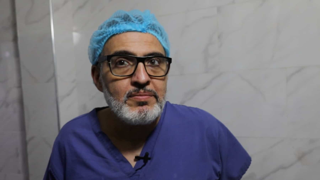 فرنسا تحتجز الطبيب الفلسطيني غسان أبو ستة وتصادر هاتفه وتمنعه من دخول أراضيها