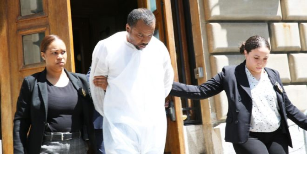 بالفيديو والصورة.. اغتصب إمرأة في الشارع!