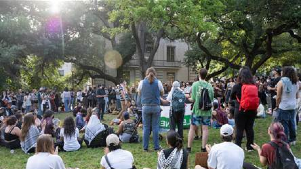 استطلاع: انقسام بين الأمريكيين حول تعامل بايدن مع حرب غزة