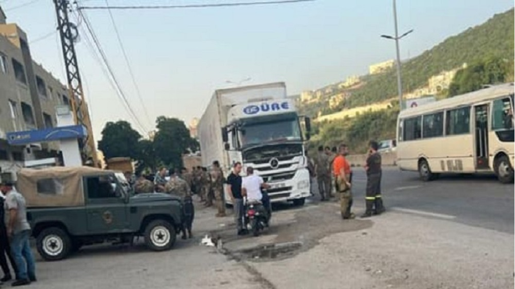 طرقات لبنان مُشرّعة أمام شاحنات السلاح المهرَّب