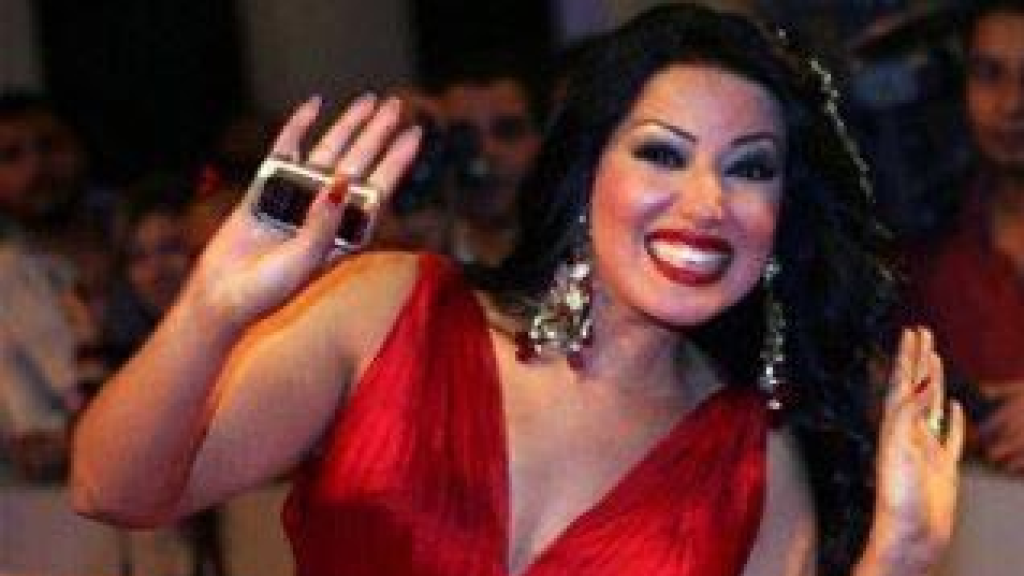 سألوها مين أكثر واحد من الفنانين نفسك تتجوزيه.. الفنانة سمية الخشاب أجابت بجرأة ودون خجل وصدمت الجميع!!