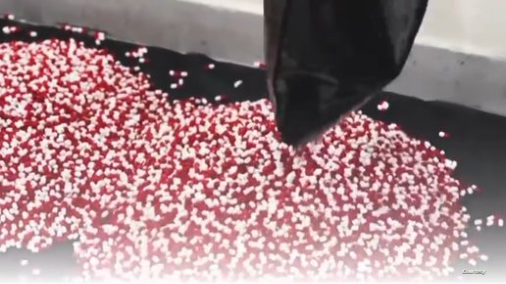 بينهم موظفان بالجمارك وامرأة.. القبض على عصابة مخدرات كويتية