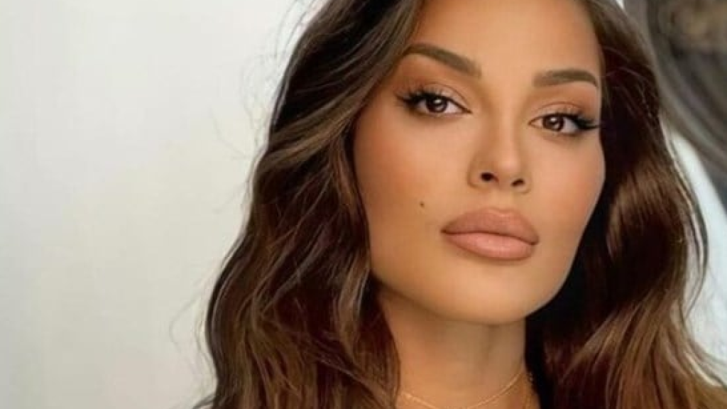 نادين نسيب نجيم تلجأ إلى القضاء بعد اتهامها بالعمالة
