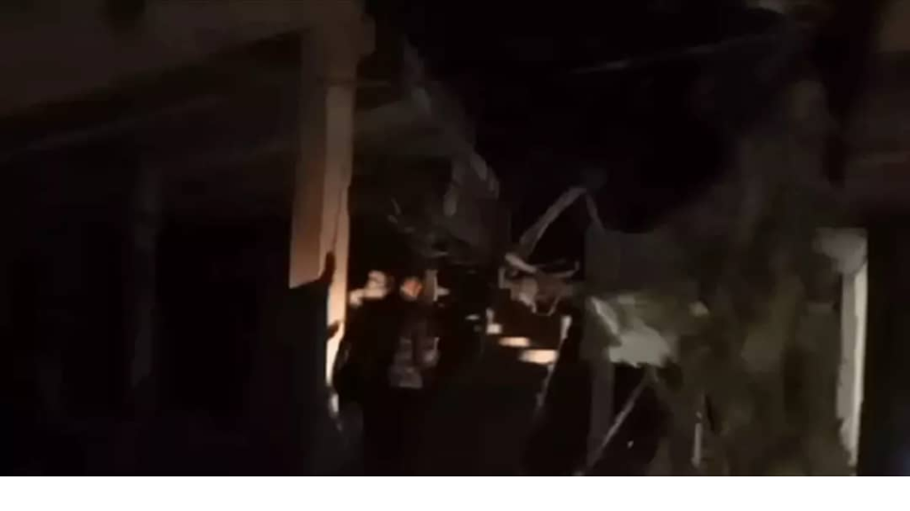 بالفيديو.. صاروخٌ يضرب منزلاً في عكار!