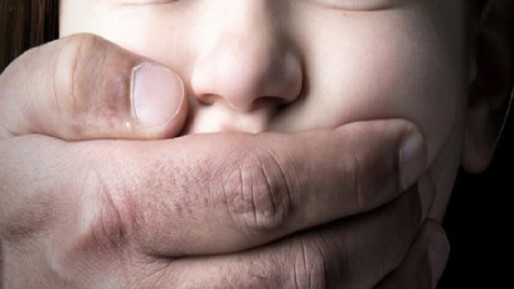 تعرّض مئات الأطفال لانتهاكات جنسية على يد مدرّسين