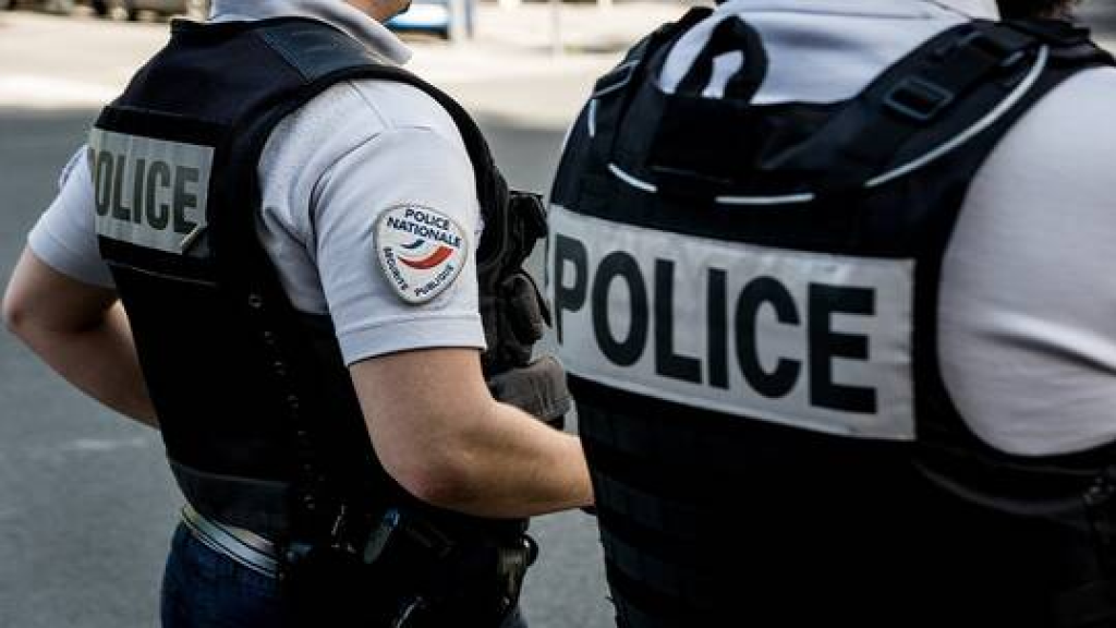 اعتقال ثلاثة فتيان في فرنسا للاشتباه باغتصابهم فتاة بدافع معاداة السامية