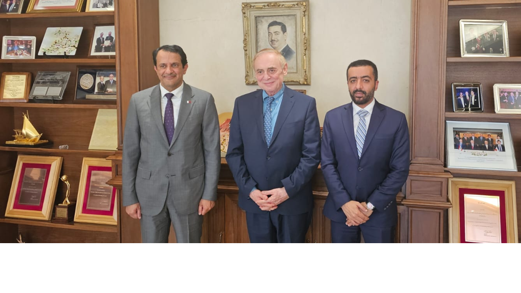 السفير القطري في زيارة الى النائب فريد البستاني