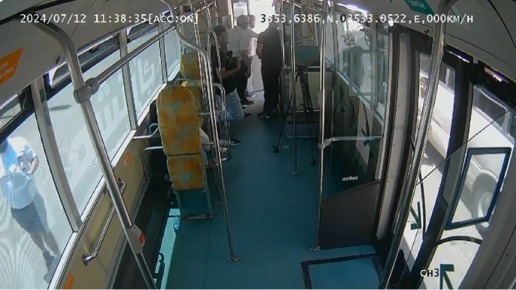 فيديو لترهيب أحد سائقي الباصات العمومية.. وزير الداخلية يطلب من قوى الأمن التحرك 