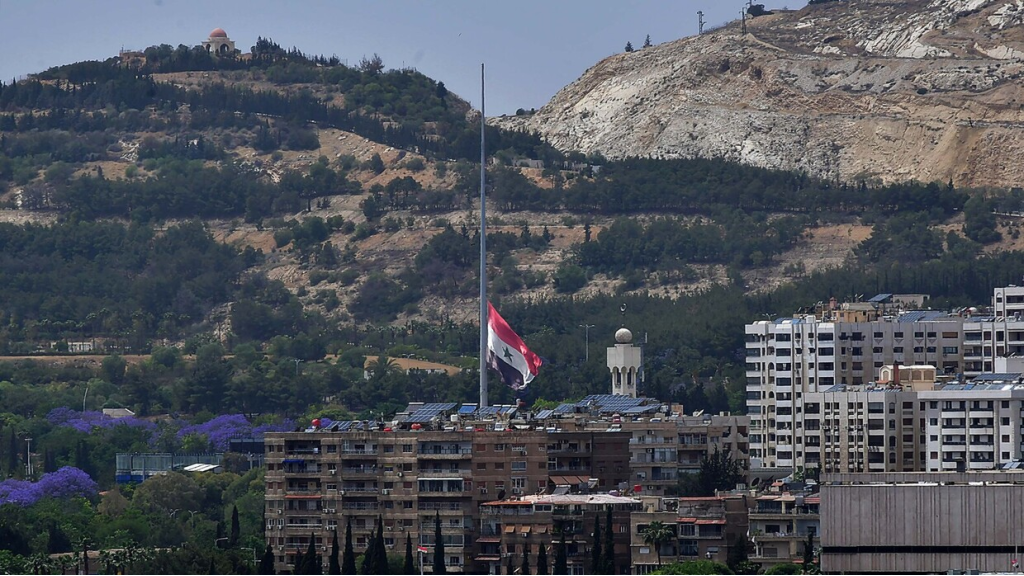 استشهاد عسكري وإصابة ثلاثة آخرين جراء عدوان إسرائيلي على المنطقة الجنوبية (فيديو+صور)