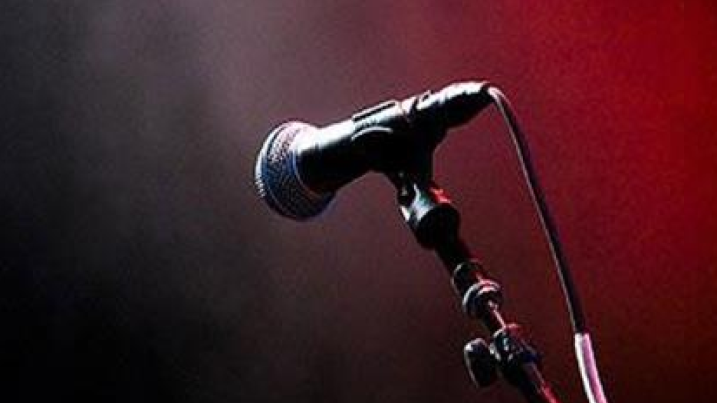 فنانة تفشل في التعرف على نفسها كما كانت سابقًا: 