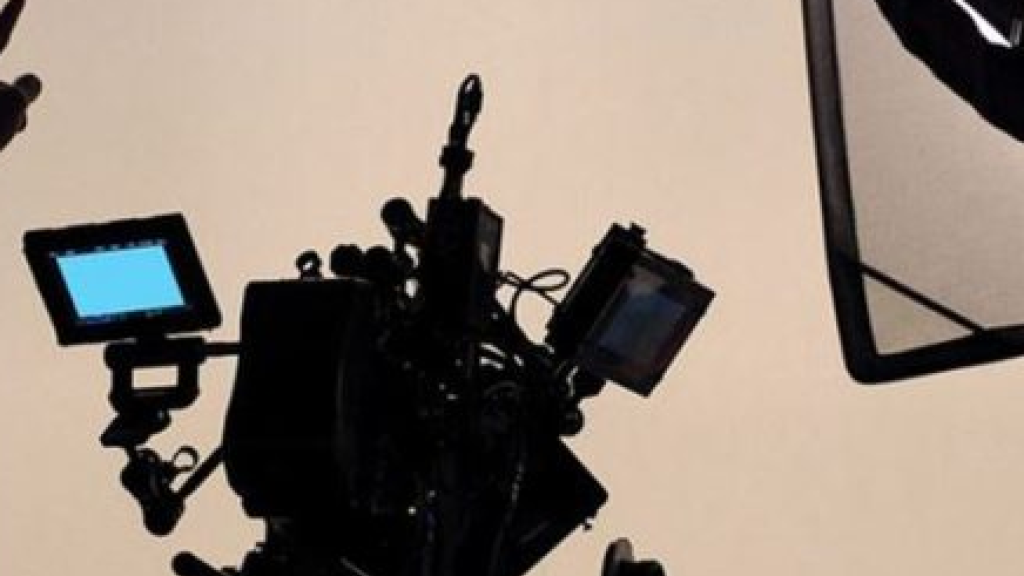 بالفيديو- بعدما تمنّى الموت…ممثل يتحدّث عن ماغي بو غصن : “قطعت برزقي”