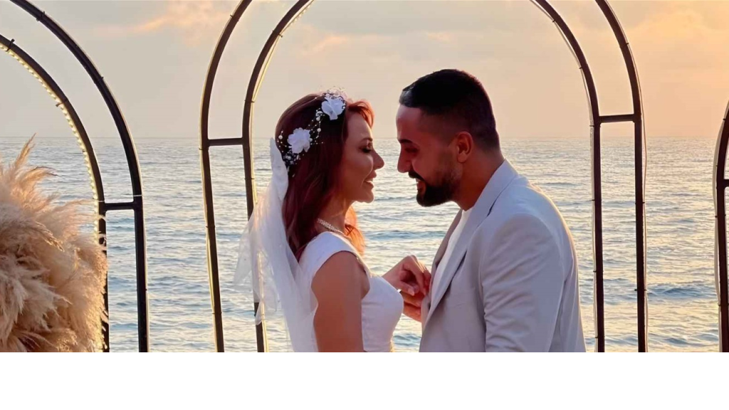 فنون ومشاهير تزوجت للمرة الثانية.. ممثلة سورية شهيرة تحتفل بارتباطها بزميلها الذي يصغرها بـ 11 سنة! 