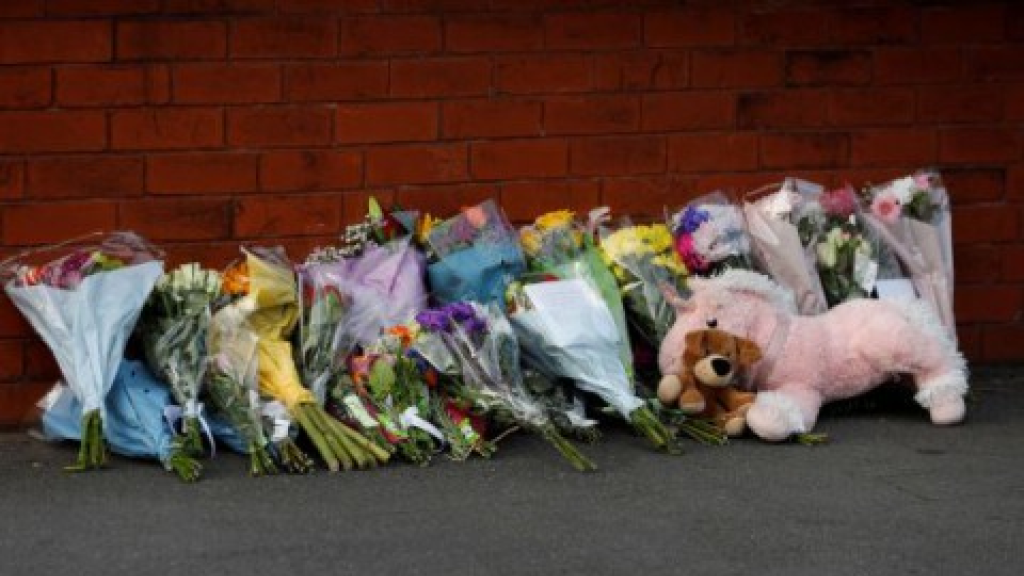 بريطانيا في حداد بعد مقتل ثلاث فتيات في حادث طعن