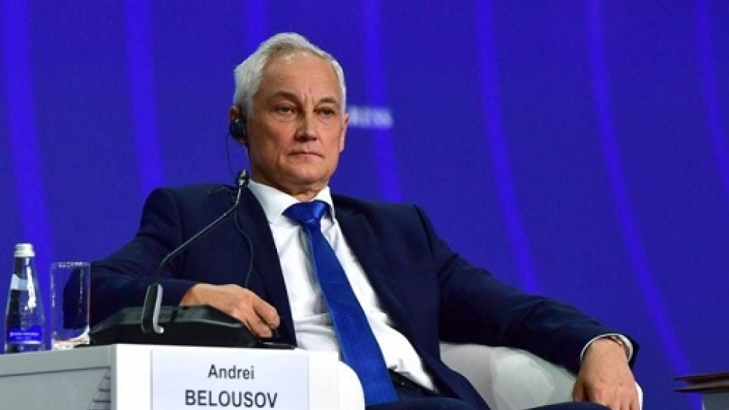 وزير الدفاع الروسي يصل إلى إيران