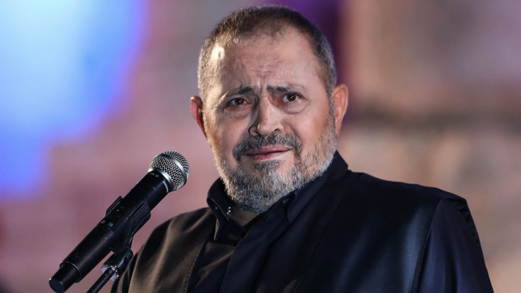 أثناء توجهه إلى الأردن... فيديو يرصد مع فعله جورج وسوف مع مضيفات الطائرة التي كان عليها!