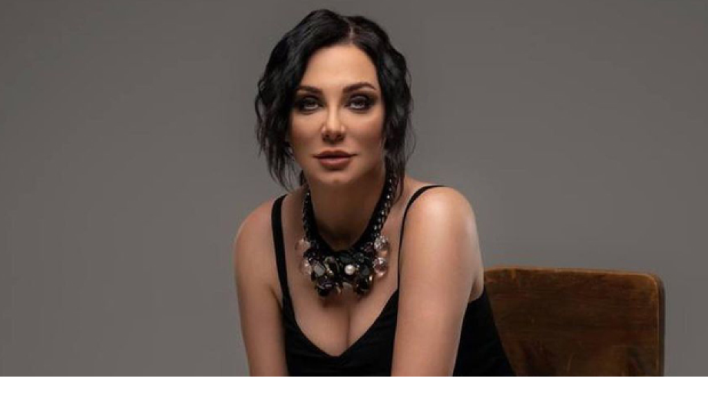 تفاصيل أزمة سلاف فواخرجي مع أسرة مسلسل 