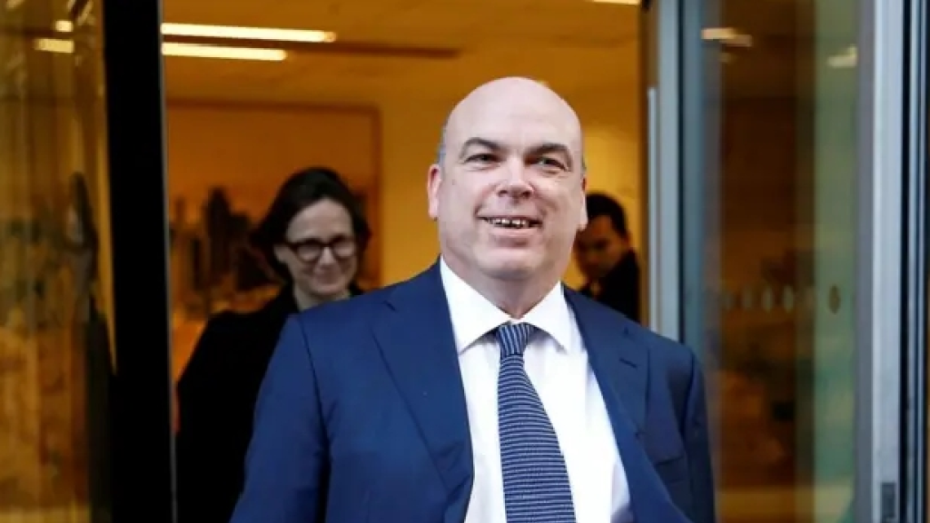 اختفاء مليونير بريطاني بعد غرق قارب شراعي في البحر الأبيض المتوسط