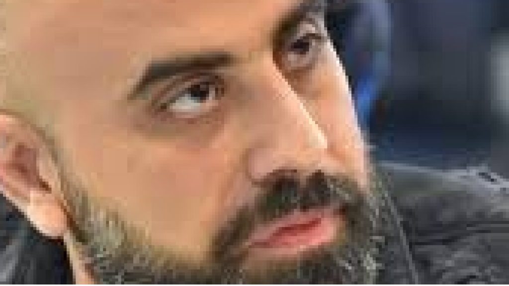 هشام حداد ينشر صورة لوالده وابنه... تعرفوا إلى 