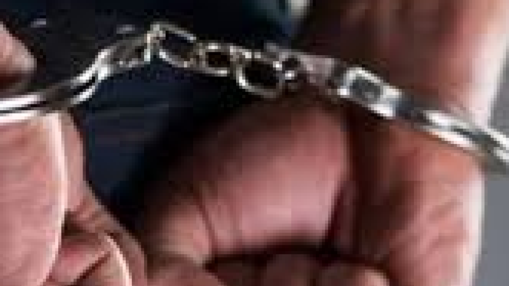 سرقا درّاجات آليّة ونشلا المارّة... وكمين محكم يوقعهما!