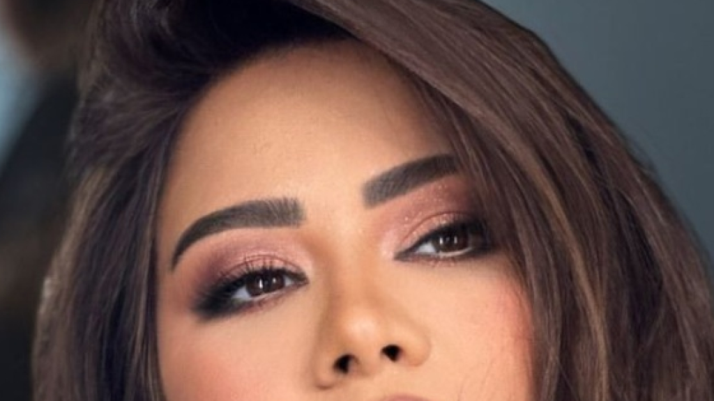 هجوم حاد من فنانة شهيرة على محامي 
