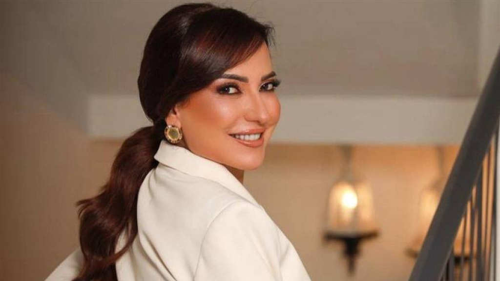 أمل عرفة ورضوان نصري يحضران مشروعاً للسوريين!