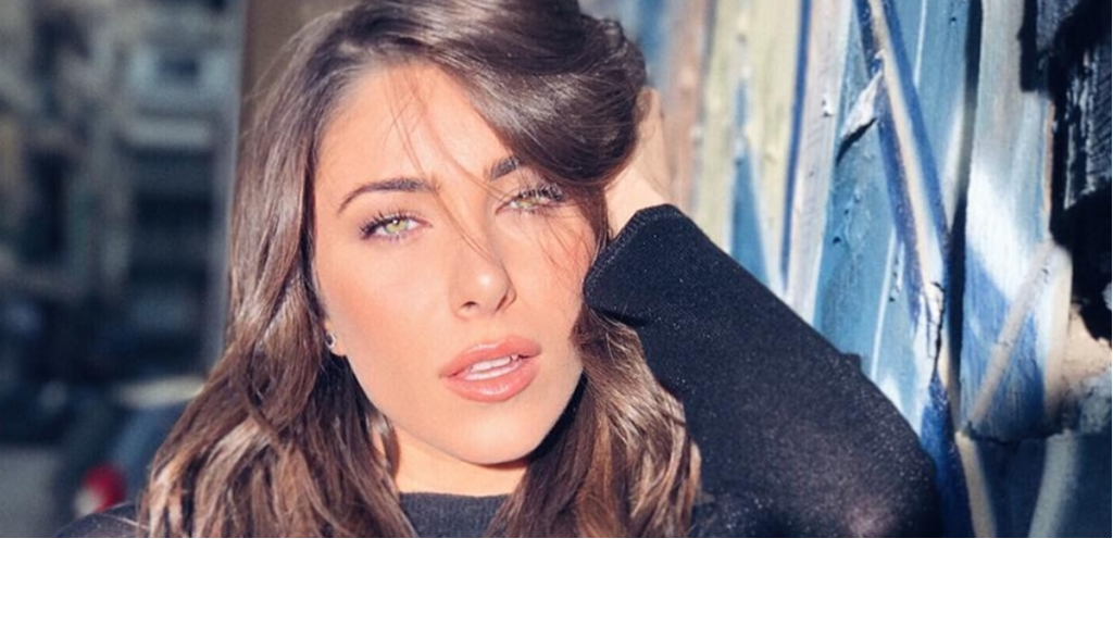من بينها مجوهرات.. دانييلا رحمة تستعرض هدايا تلقتها بعد زواجها من ناصيف زيتون (صور)
