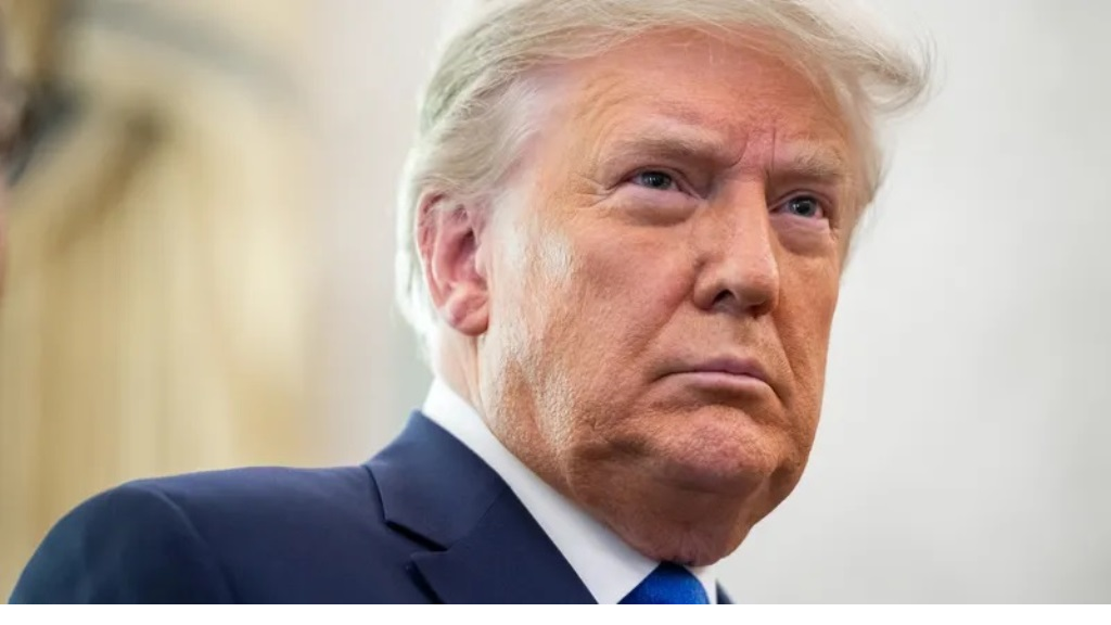 ترامب لمؤسس “فايسبوك”: سأرميك في السجن!